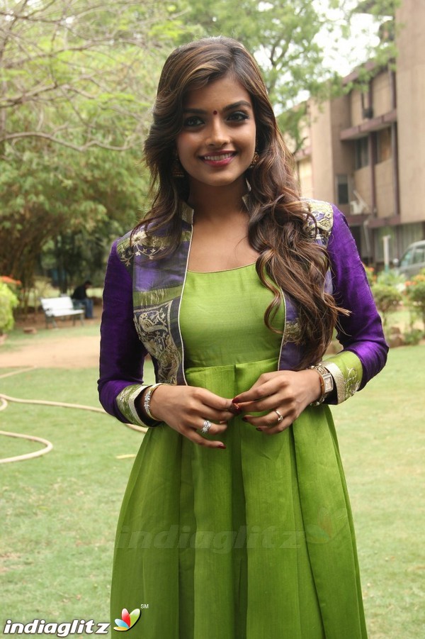 Ashna Zaveri